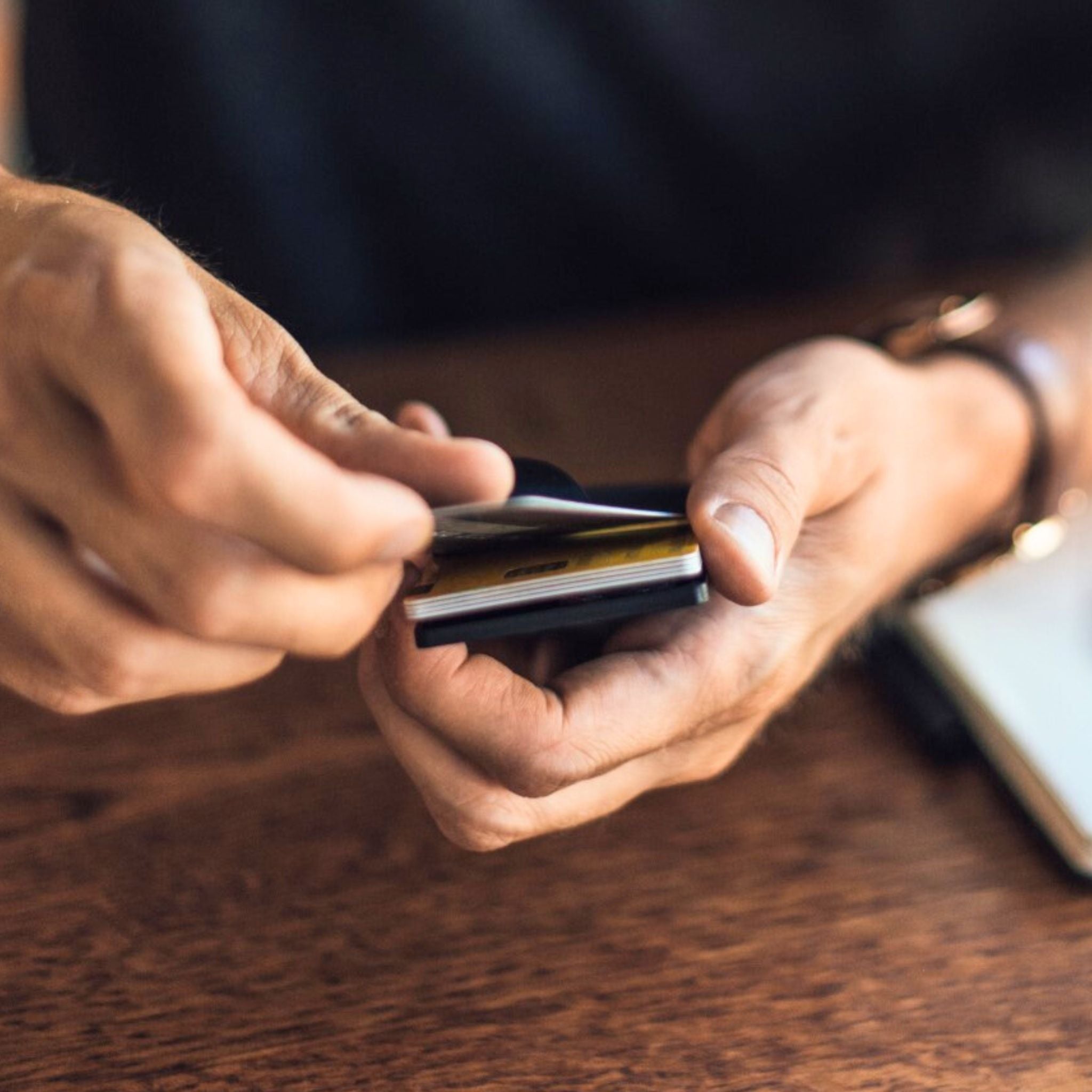 Canard Leder Portemonnaie mit mehreren Karten und Münzfach – schlank organisiert im Alltag